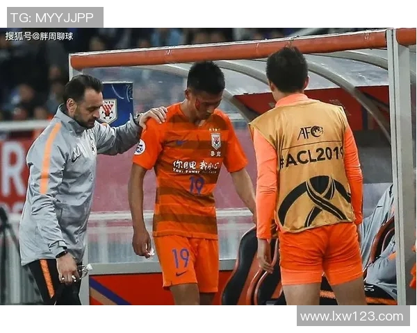 深入分析深圳篮球队边路渗透战术与欧冠足球的结合与启示